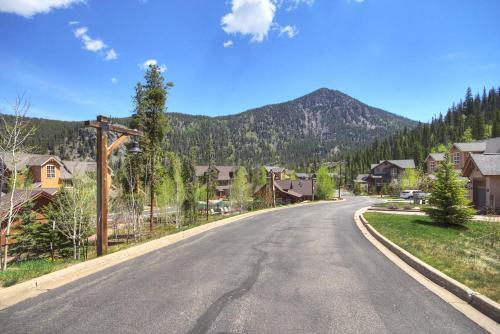 6552 Settlers Creek Townhomes