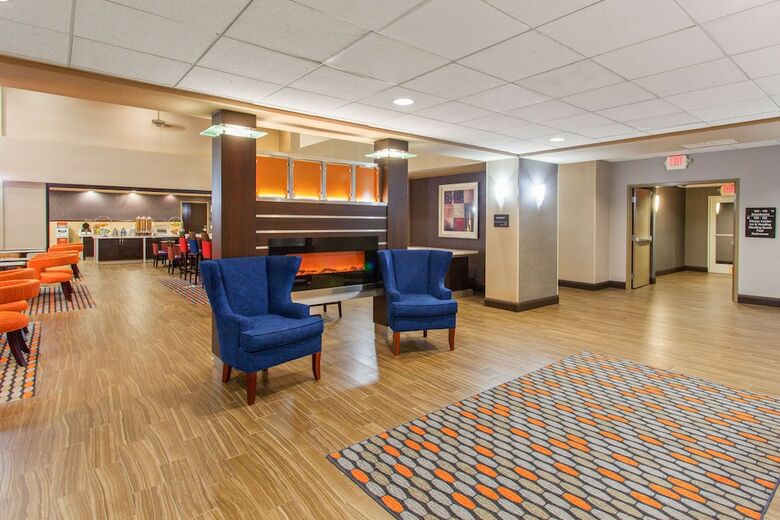 Hotel Hampton Inn & Suites Merced