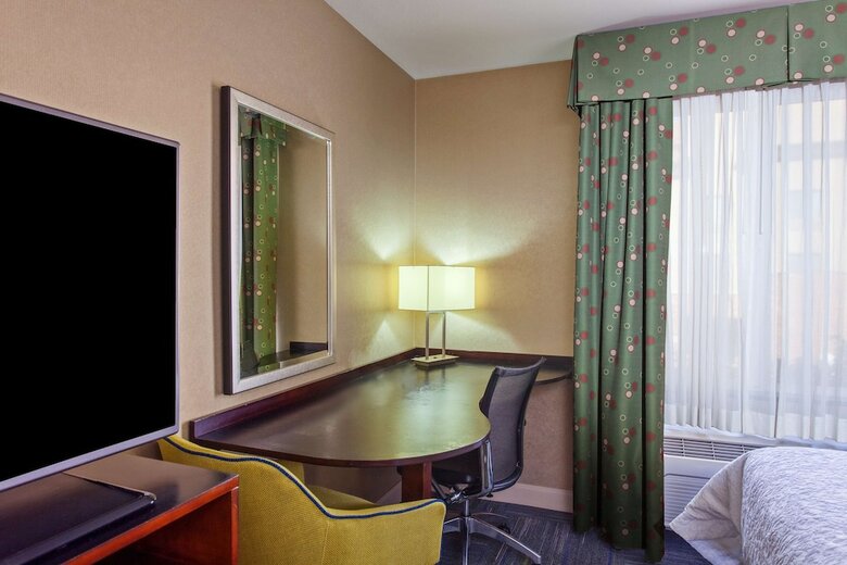 Hotel Hampton Inn & Suites Merced
