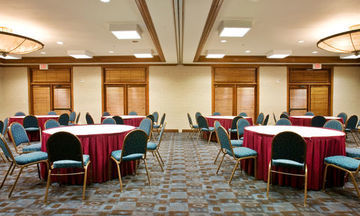 Holiday Inn Express Hotel & Suites