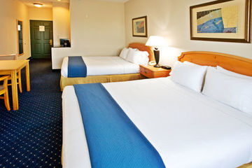 Holiday Inn Express Hotel & Suites