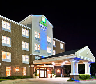 Holiday Inn Express Hotel & Suites