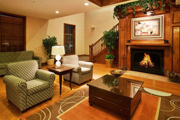 Holiday Inn Express Hotel & Suites