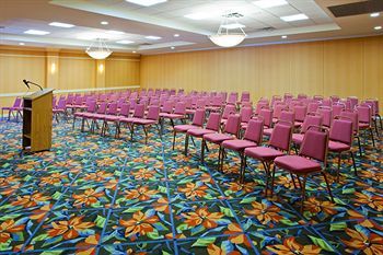 Holiday Inn Express Hotel & Suites