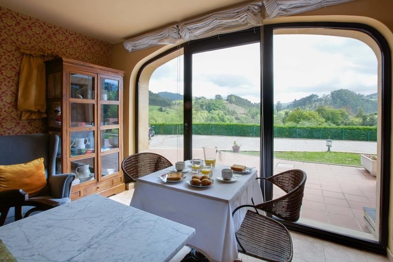 Apartamentos La Casona De La Roza