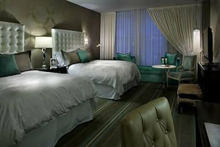 Hotel *the Nines*