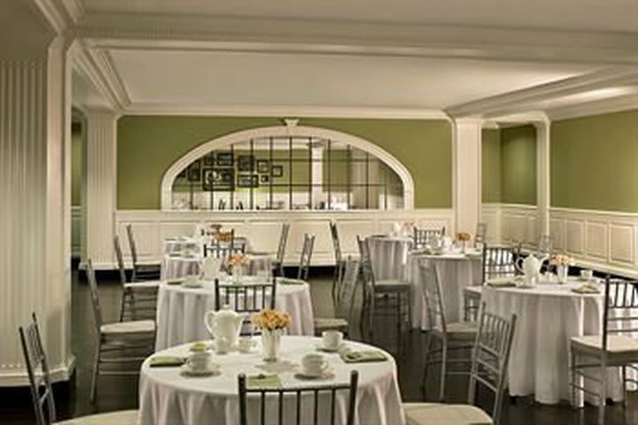 Hotel *the Nines*