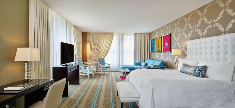 Hotel *the Nines*
