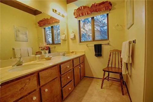 Commonwealth #251 Holiday Home