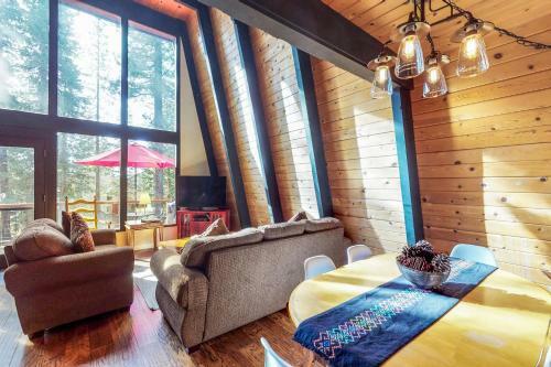 Canterbury Kings Beach Treehouse