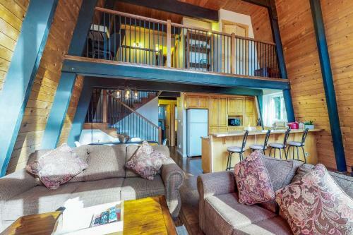 Canterbury Kings Beach Treehouse