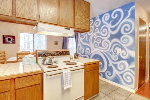 Sun Swirl House