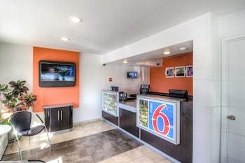 Hotel Motel 6 Redding South