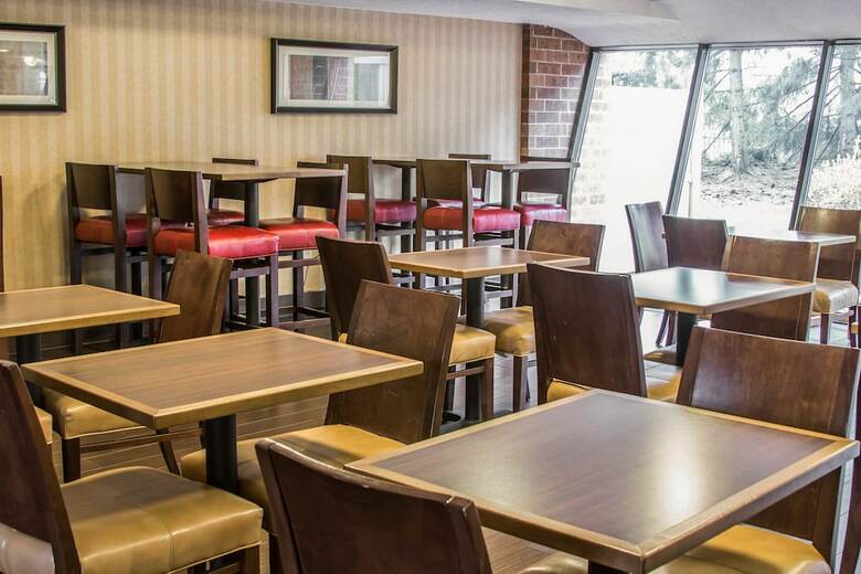 Hotel Hampton Inn Lansing Airport