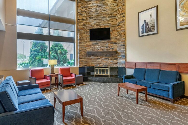 Hotel Hampton Inn Lansing Airport