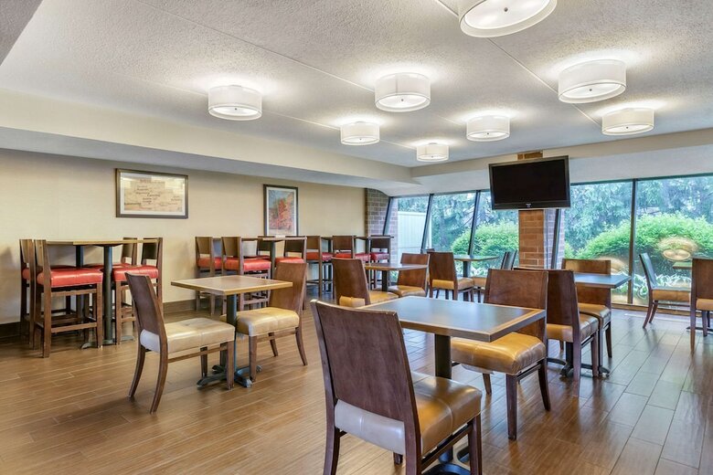 Hotel Hampton Inn Lansing Airport