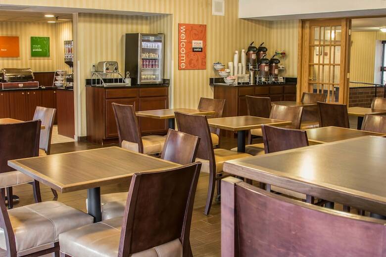 Hotel Hampton Inn Lansing Airport
