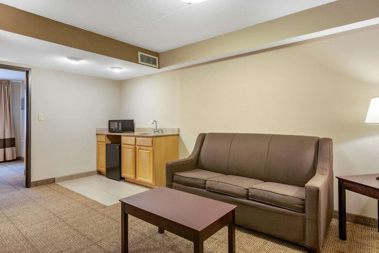 Hotel Hampton Inn Lansing Airport