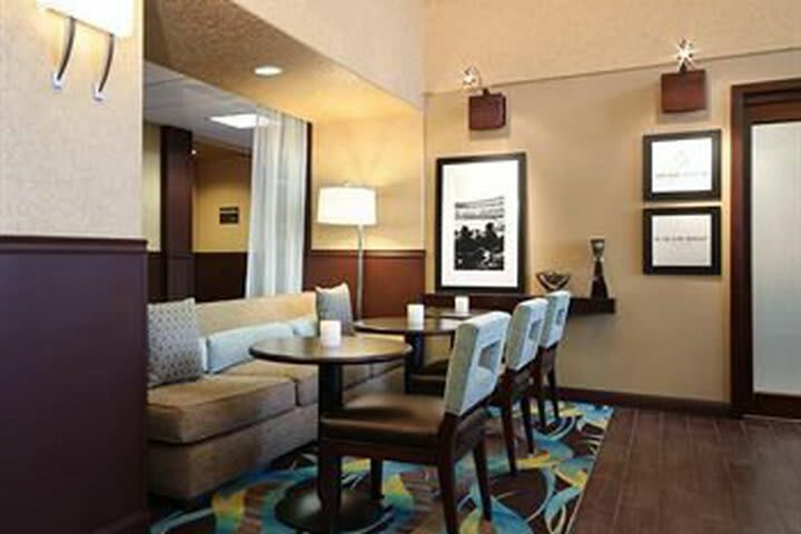 Hotel Hampton Inn & Suites Ontario Ca