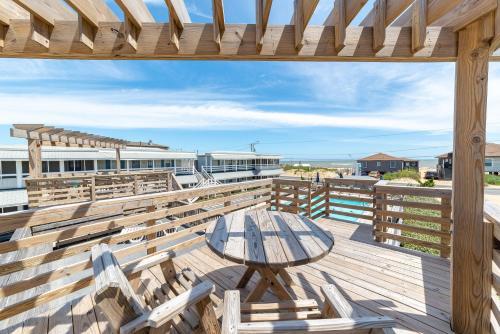 Beach Realty Saltaire #11