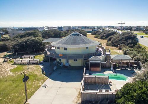Coleman's Roundabout Resort