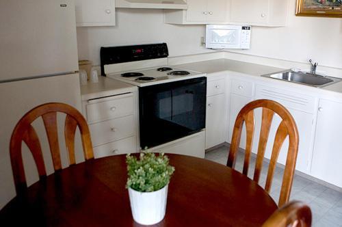 Hotel Coral Reef Inn & Suites