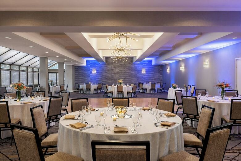 Crowne Plaza Hotel Edison