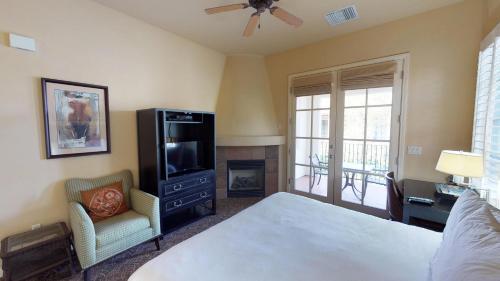 Studio Villa In La Quinta, Ca (#lv003)