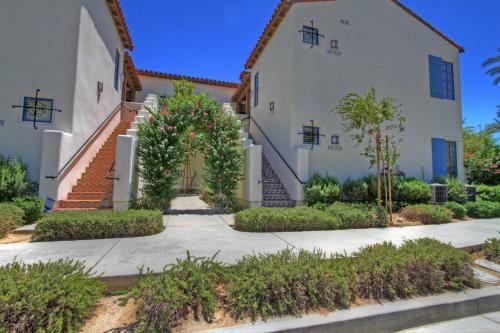 Studio Villa In La Quinta, Ca (#lv006)