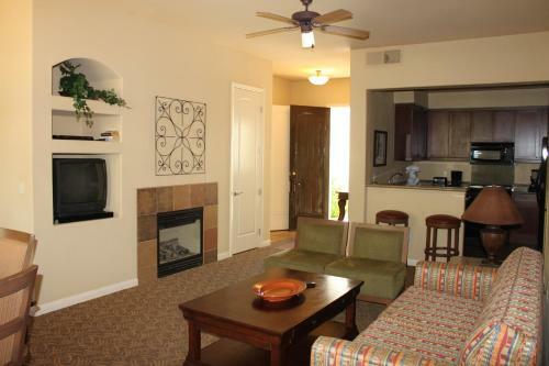 Villa 48560 Legacy Drive