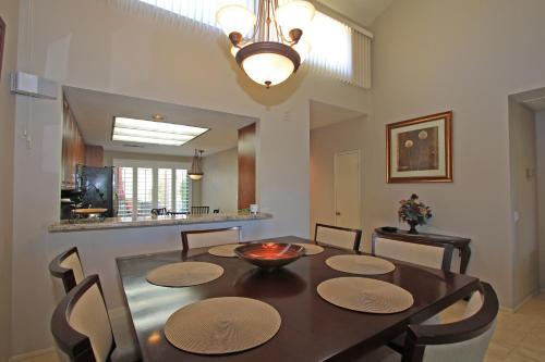 Apartamento La Quinta Condo #245 Condo