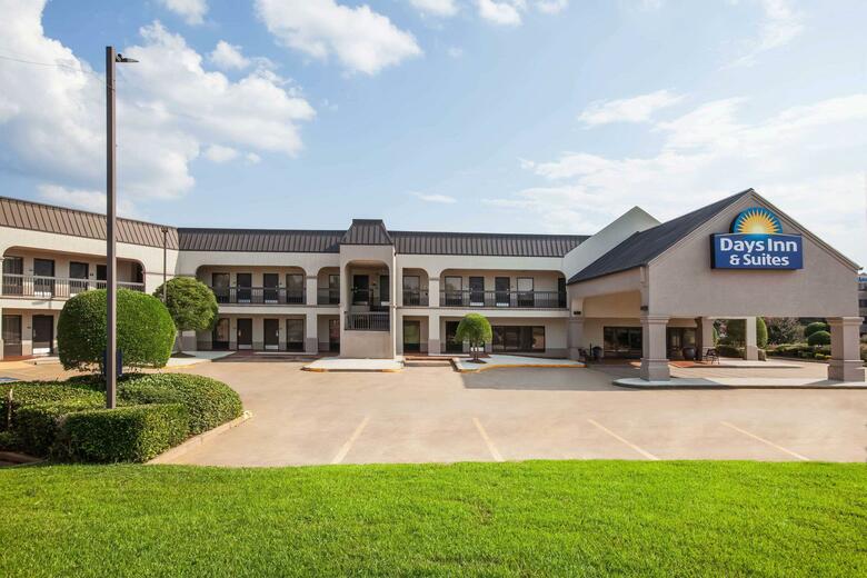 Hotel Days Inn & Suites By Wyndham Tyler