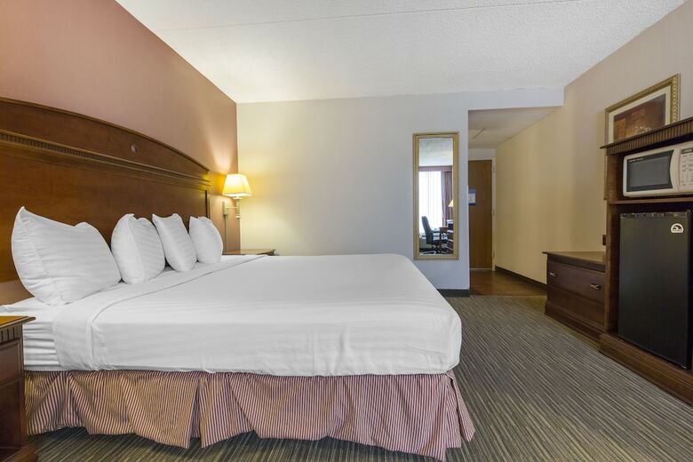 Greenstay Hotel And Suites