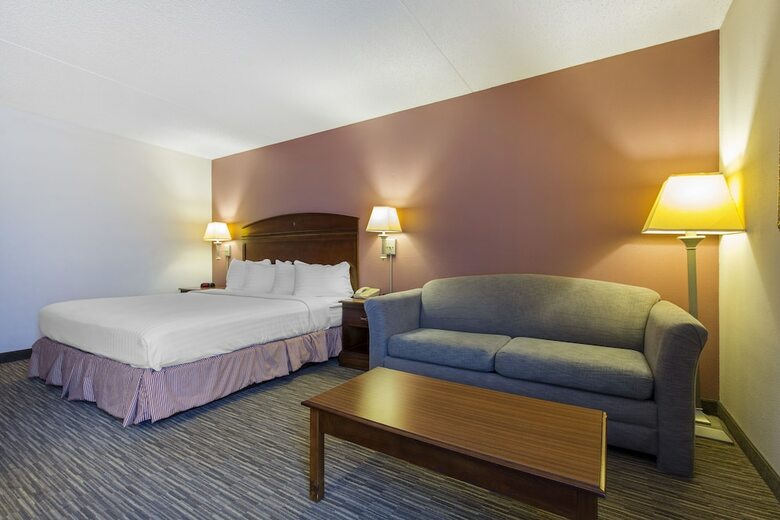 Greenstay Hotel And Suites