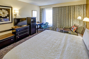 Hotel Hampton Inn And Suites Airport