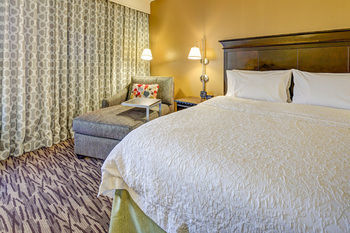 Hotel Hampton Inn And Suites Airport