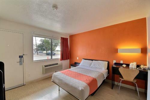 Hotel Motel 6 San Marcos