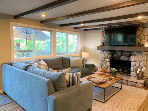 Lake Arrowhead Vacation Rental | Lakeview Cabin
