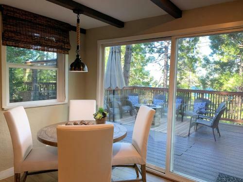 Lake Arrowhead Vacation Rental | Lakeview Cabin