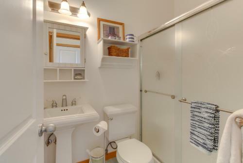 Classic Carriage House In Langley