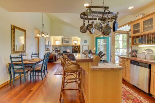 Classic Carriage House In Langley