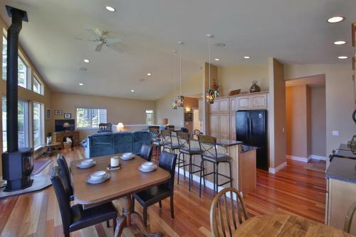 247 - Bells Ridge Retreat