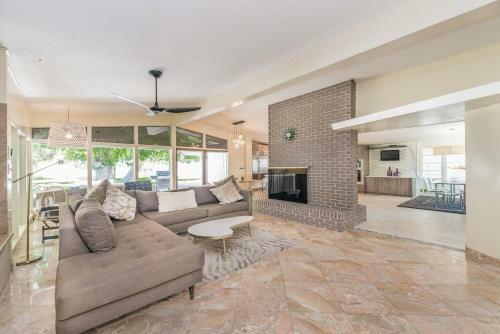 Villa Sabrina - Property On Over 1 Acre