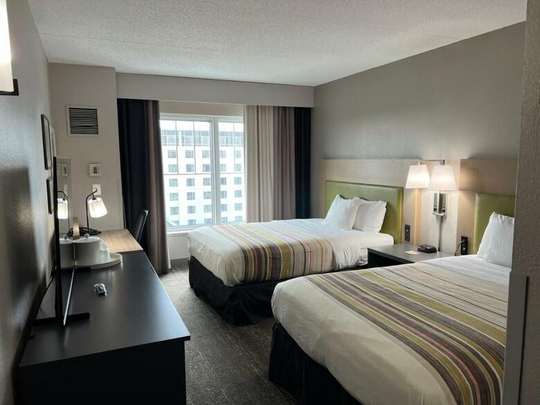 Hotel Country Inn & Suites