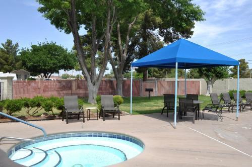 Las Vegas Camping Resort Cabin 2