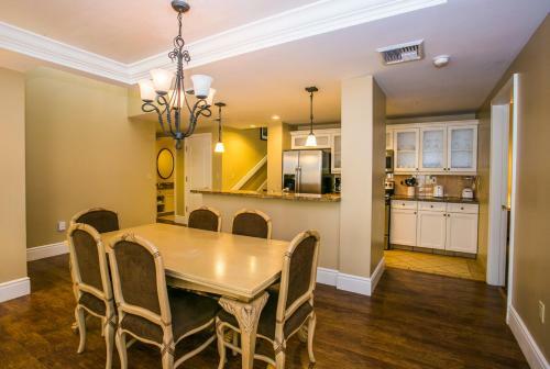 Viera Three-bedroom Apartment #180