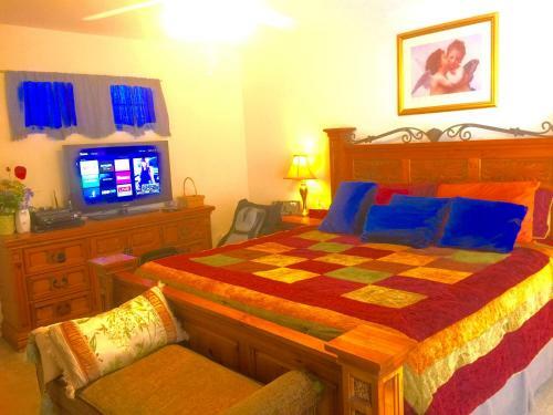 Master Bedroom Suite+private Bath
