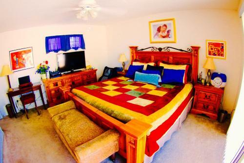 Master Bedroom Suite+private Bath