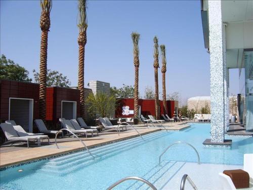 Apartamento Palms Place Studio With Balcony & Strip View