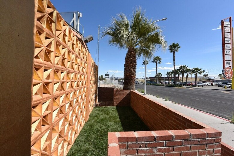 Desert Moon Motel